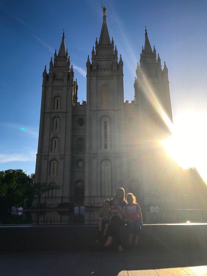 Lauren and the kids in front of the SLC LDS Temple