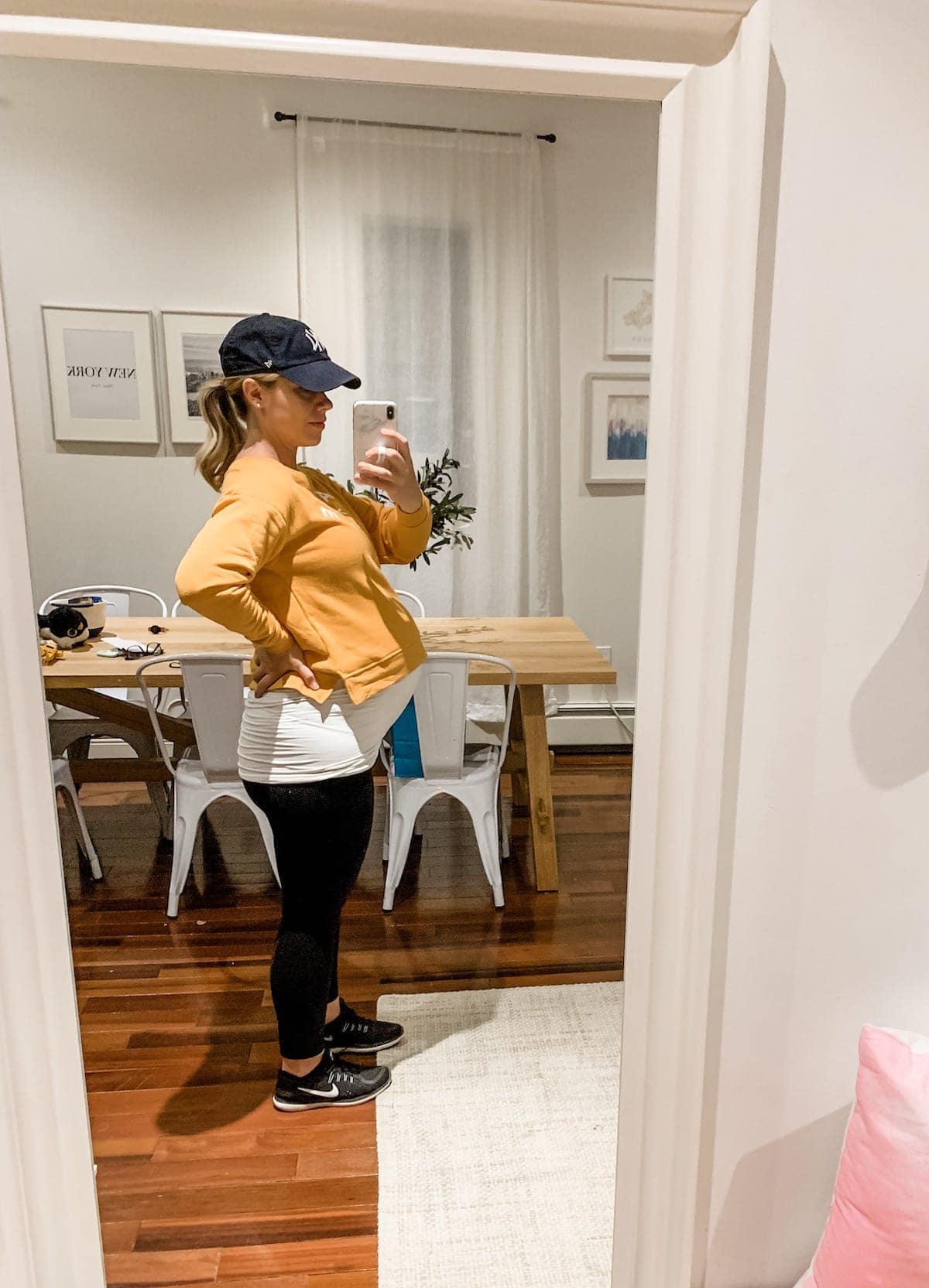 Lauren pregnant mirror slefie